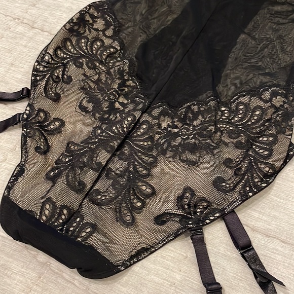 LE MYSTERE Sophia Lace Underwire Bodysuit - Picture 9 of 16